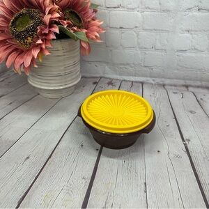 vintage tupperware 10 oz servalier Bowl 5" seal